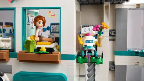 LEGO 42621 FRIENDS Szpital w mieście Heartlake p4