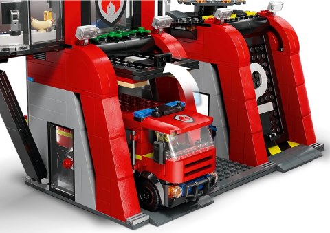 LEGO 60414 CITY Remiza strażacka z wozem strażackim p2