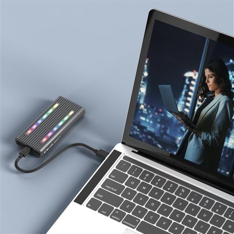Qoltec 52272 Obudowa | kieszeń na dysk M.2 SSD | SATA | NVMe | RGB LED | USB-C | 4TB Qoltec 52272 Obudowa | kieszeń na dysk M.2 SSD | SATA | NVMe | RGB LED | USB-C | 4TB