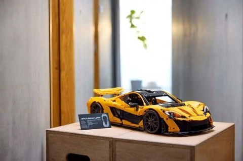 LEGO TECHNIC 42172 McLaren P1