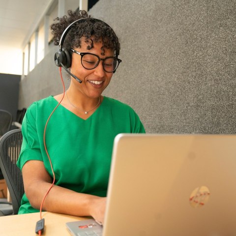 Zestaw słuchawkowy Poly Blackwire 8225 Microsoft Teams Certified Stereo USB-C Headset + USB-C/A Adapter 8X225AA Zestaw słuchawkowy Poly Blackwire 8225 Microsoft Teams Certified Stereo USB-C Headset + USB-C/A Adapter 8X225AA