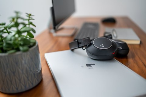 Poly Voyager Surround 80 UC USB-C Headset +USB-C/A Adapter