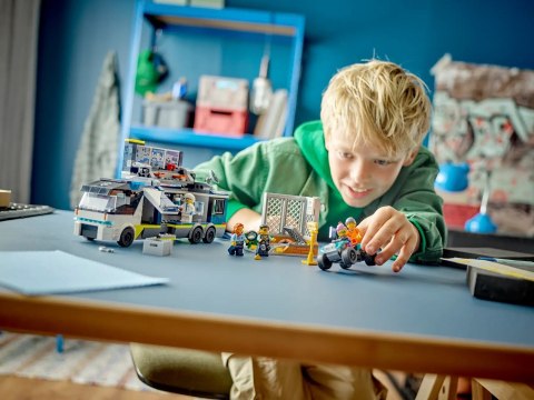 LEGO CITY 60418 POLICYJNA CIĘŻARÓWKA Z LABORATORIUM KRYMINALNYM