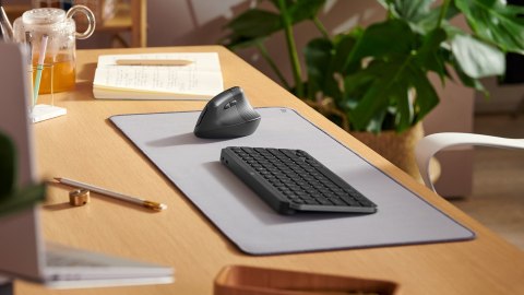 Pionowa mysz ergonomiczna Logitech Lift (różowa) Pionowa mysz ergonomiczna Logitech Lift (różowa)