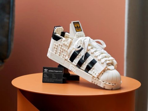 LEGO Icons 10282 But adidas Originals Superstar