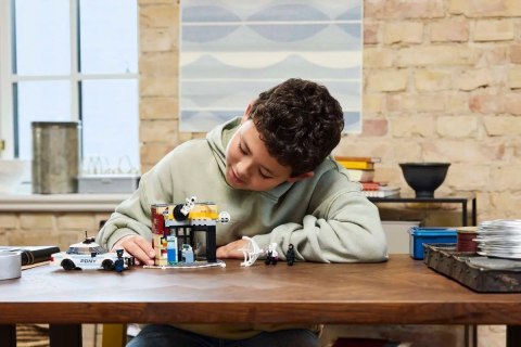 LEGO MARVEL SUPER HEROES 76311 Miles Morales kontra Spot LEGO MARVEL SUPER HEROES 76311 Miles Morales kontra Spot