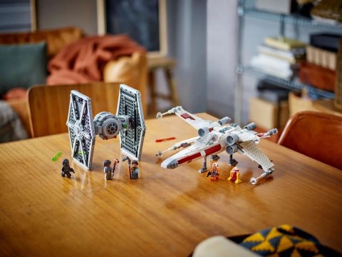 LEGO STAR WARS 75393 Hybryda TIE Fightera i X-Winga LEGO STAR WARS 75393 Hybryda TIE Fightera i X-Winga