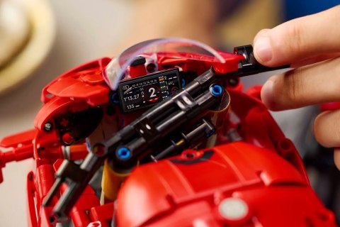LEGO TECHNIC 42202 Motocykl Ducati Panigale V4 S LEGO TECHNIC 42202 Motocykl Ducati Panigale V4 S
