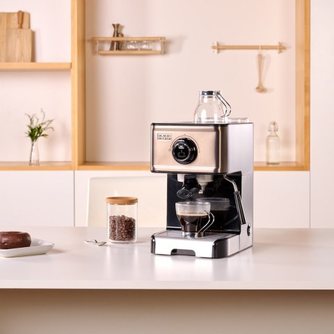 Ekspres ciśnieniowy kolbowy Black+Decker BXCO1200E (1200W) Ekspres ciśnieniowy kolbowy Black+Decker BXCO1200E (1200W)