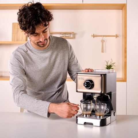 Ekspres ciśnieniowy kolbowy Black+Decker BXCO1200E (1200W) Ekspres ciśnieniowy kolbowy Black+Decker BXCO1200E (1200W)