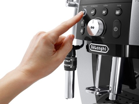De'Longhi Magnifica S Smart Półautomatyczny Ekspres do espresso 1,8 l De'Longhi Magnifica S Smart Półautomatyczny Ekspres do espresso 1,8 l