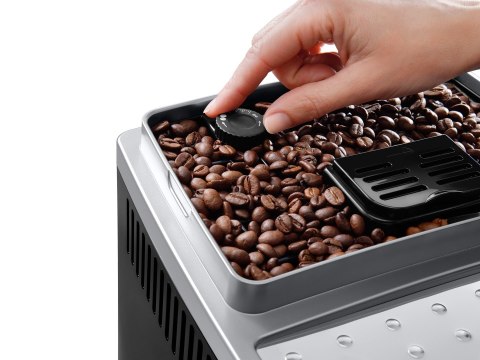 De'Longhi Magnifica S Smart Półautomatyczny Ekspres do espresso 1,8 l De'Longhi Magnifica S Smart Półautomatyczny Ekspres do espresso 1,8 l