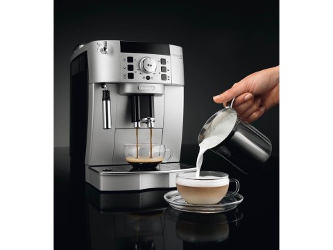 Ekspres ciśnieniowy automatyczny DeLonghi Magnifica S ECAM 22.110 SB (1450W; kolor srebrny) Ekspres ciśnieniowy automatyczny DeLonghi Magnifica S ECAM 22.110 SB (1450W; kolor srebrny)