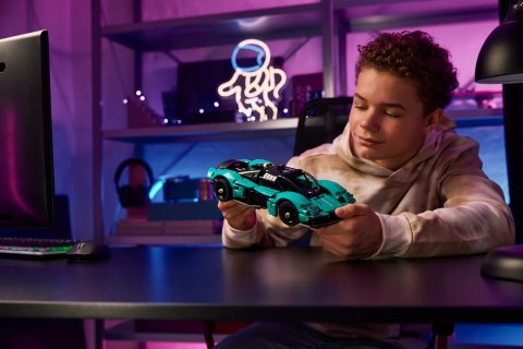 LEGO TECHNIC 42208 ASTON MLEGO ARTIN VALKYRIE LEGO TECHNIC 42208 ASTON MLEGO ARTIN VALKYRIE
